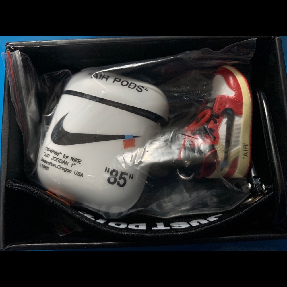 AirPod Case - Picture 3 of 10